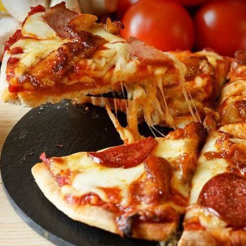 Sucuklu Pizza Tarifi